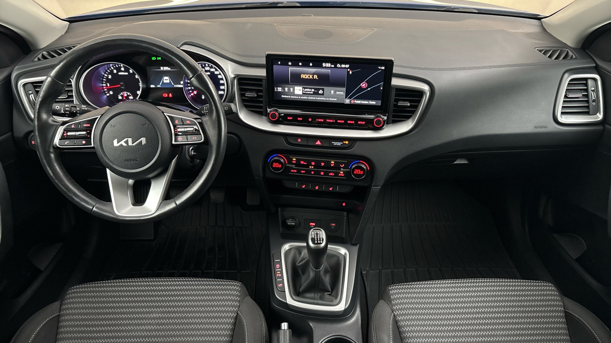 Kia Ceed - 8