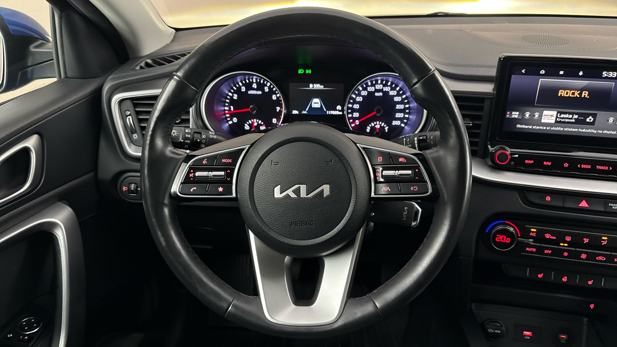 Kia Ceed - 9