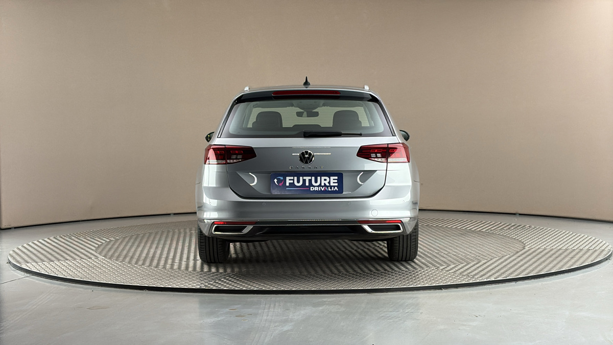 Volkswagen Passat - 5