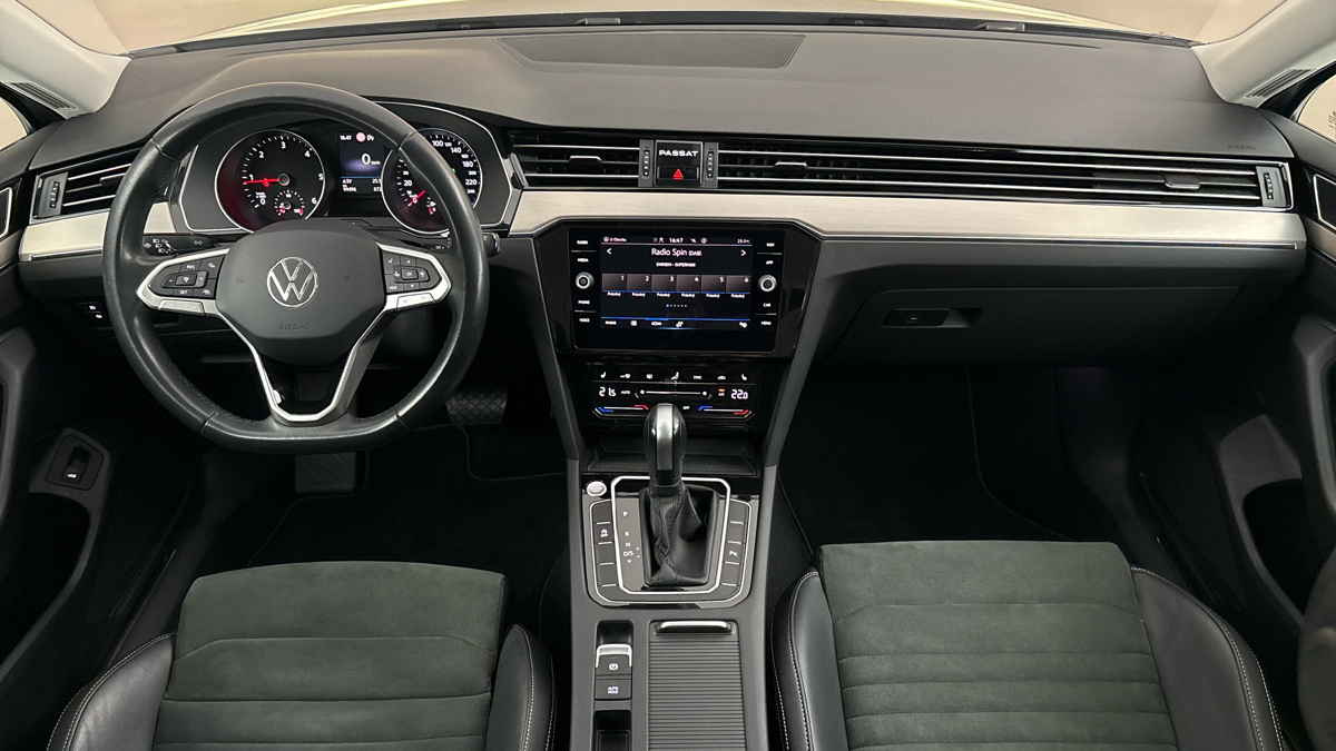 Volkswagen Passat - 8