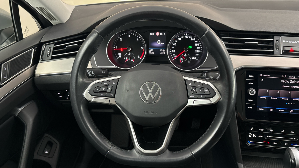 Volkswagen Passat - 9