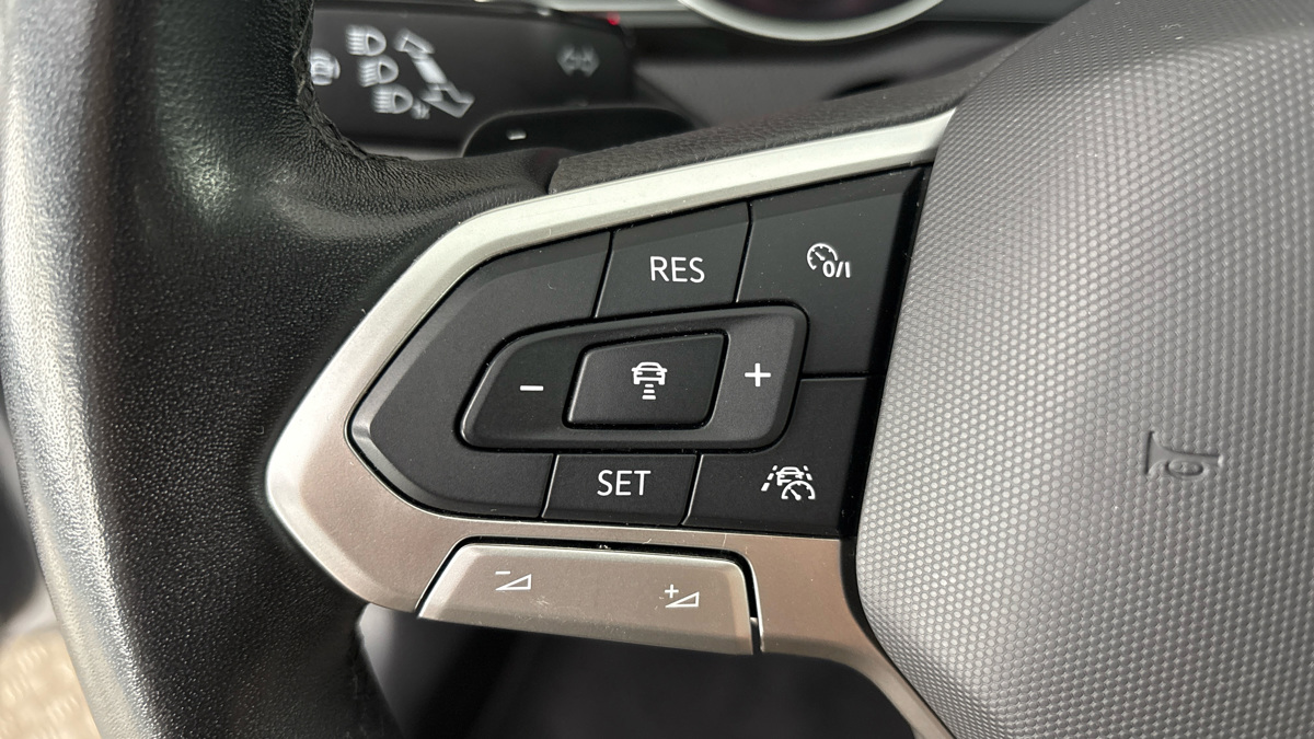 Volkswagen Passat - 14