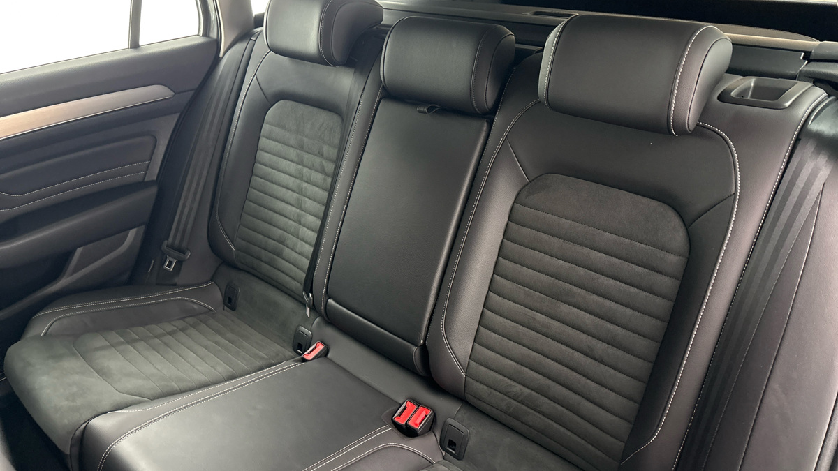 Volkswagen Passat - 16