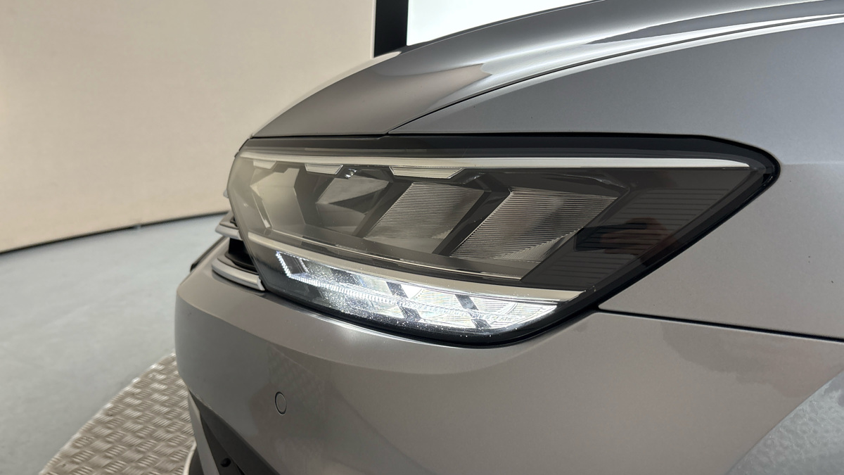 Volkswagen Passat - 18
