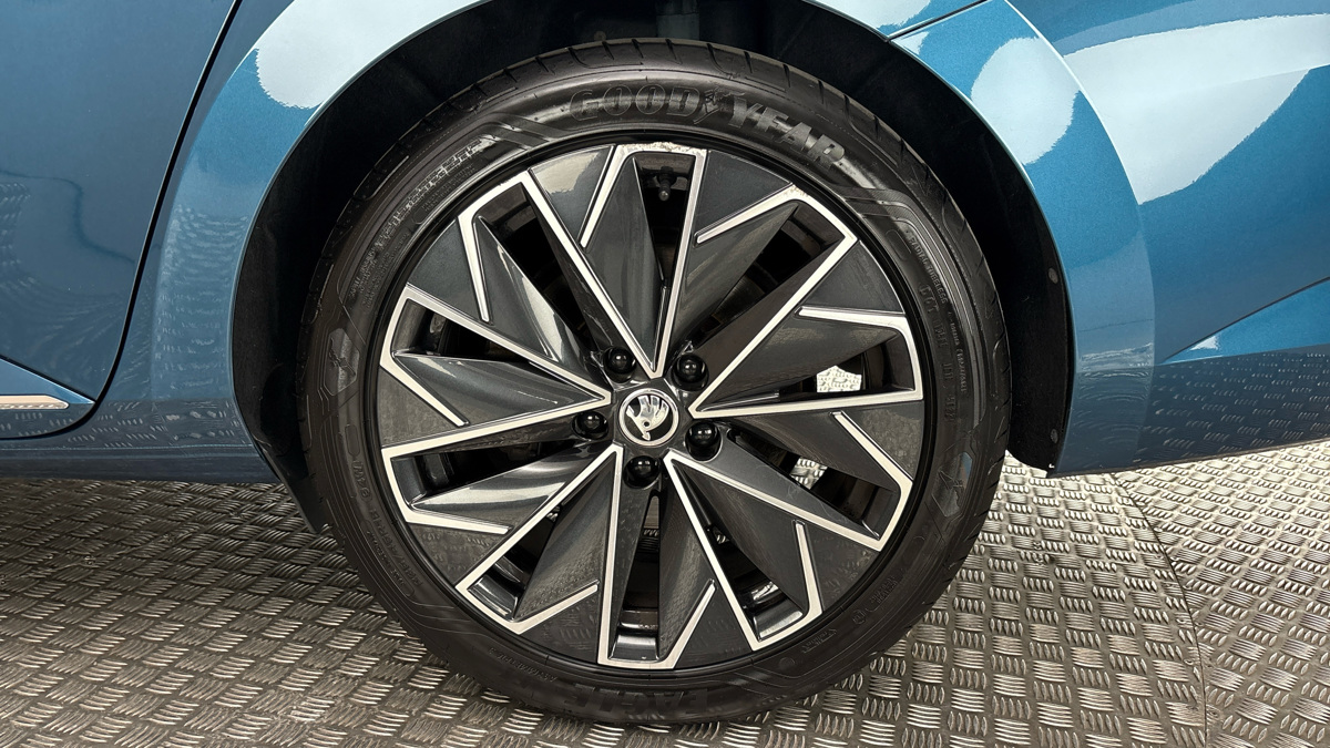 Škoda Superb - 19