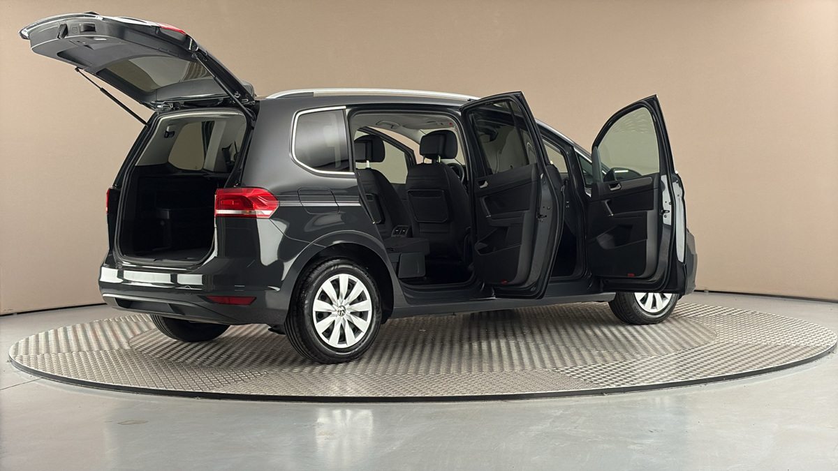 Volkswagen Touran - 6