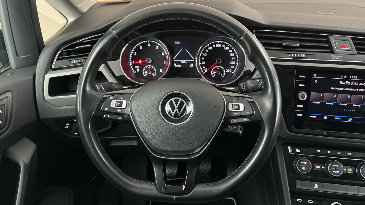 Volkswagen Touran - 9