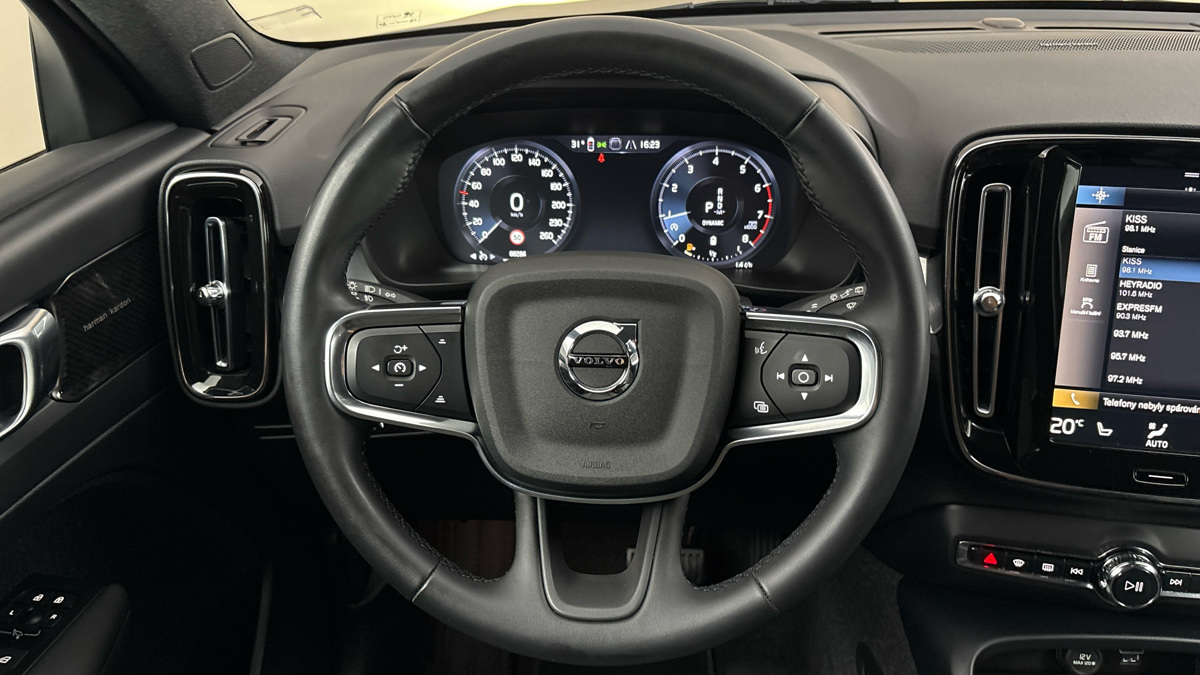 Volvo XC40 - 9