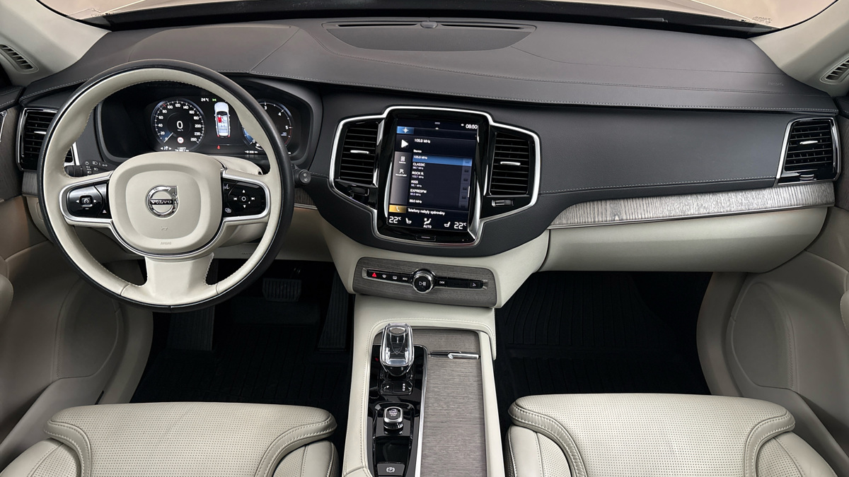 Volvo XC90 - 8