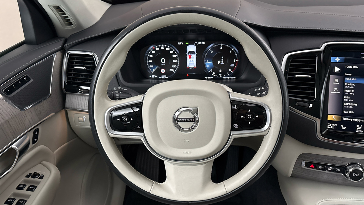 Volvo XC90 - 9