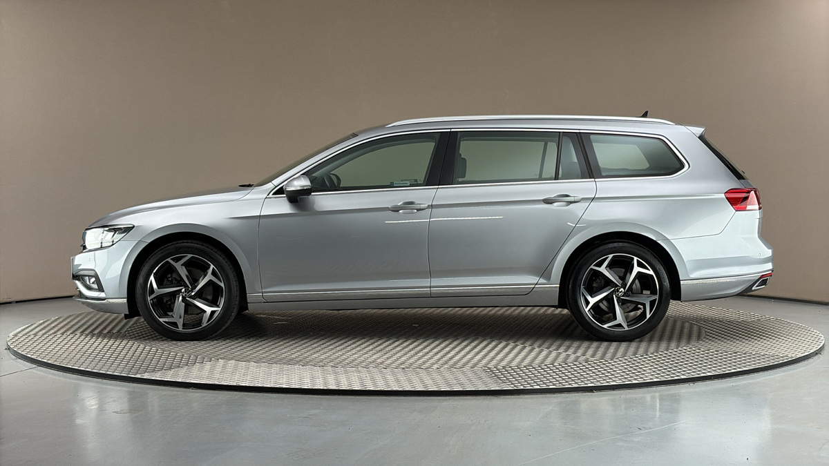 Volkswagen Passat - 4