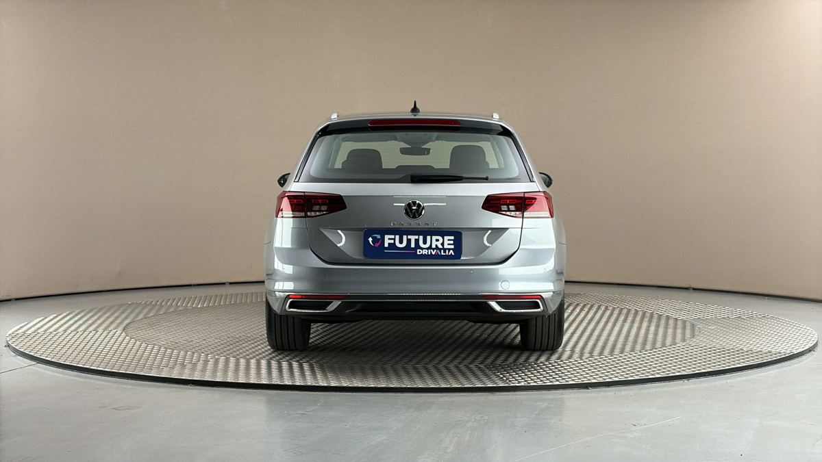 Volkswagen Passat - 5