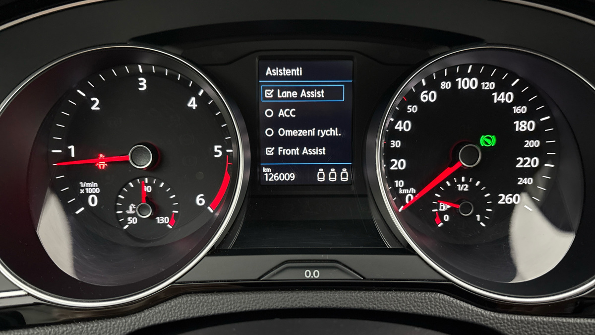 Volkswagen Passat - 10