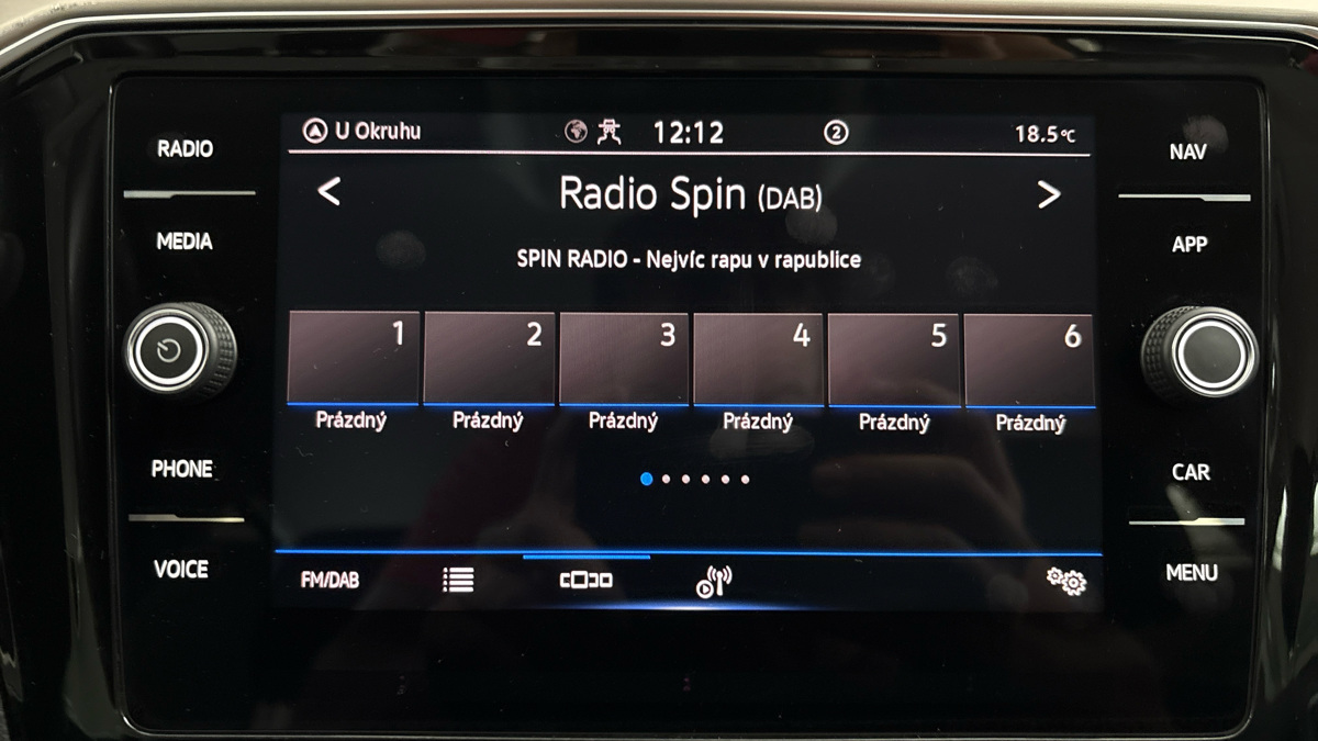 Volkswagen Passat - 11