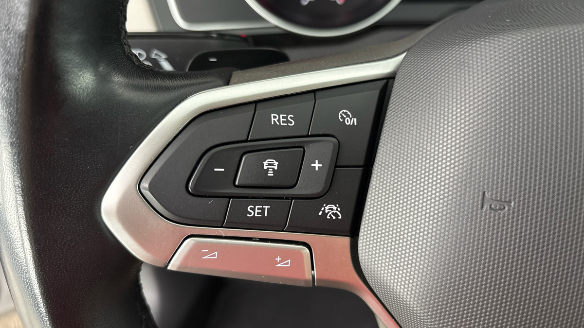 Volkswagen Passat - 14
