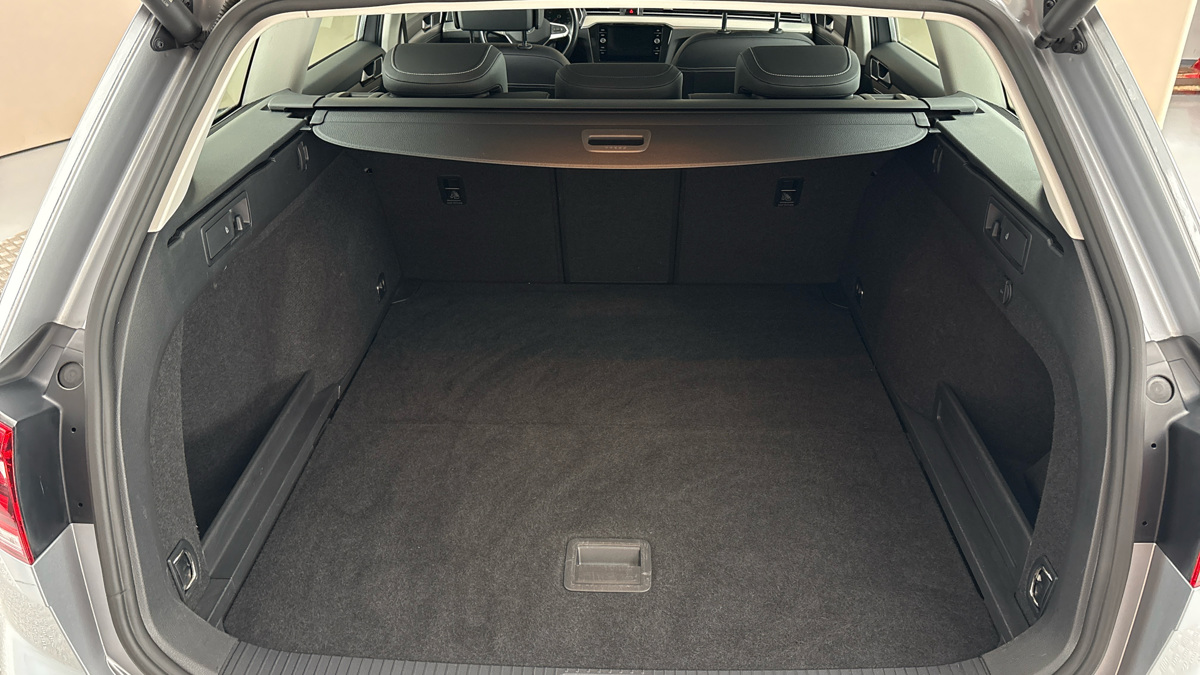 Volkswagen Passat - 17