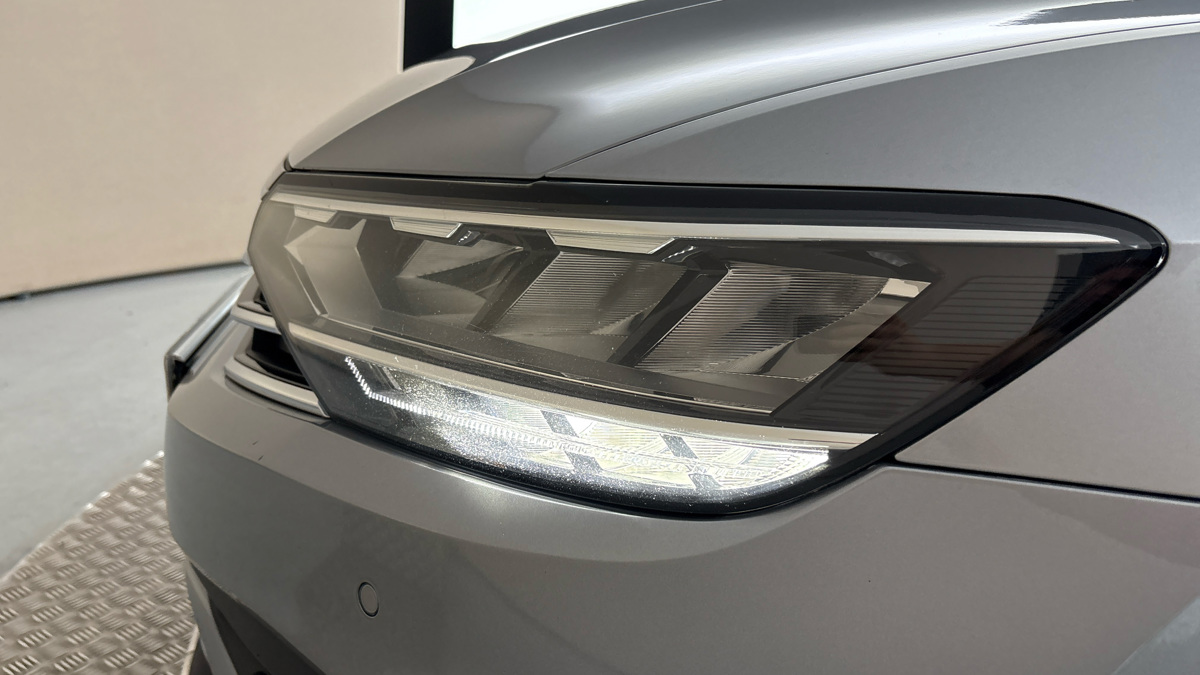 Volkswagen Passat - 18