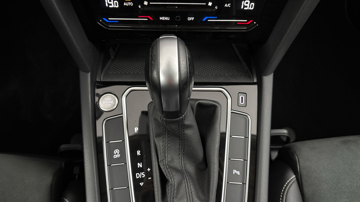 Volkswagen Passat - 25