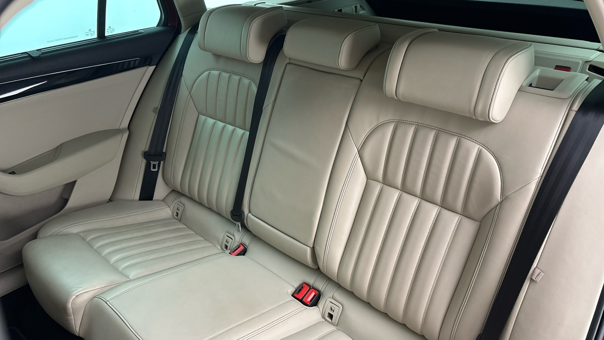 Škoda Superb - 16