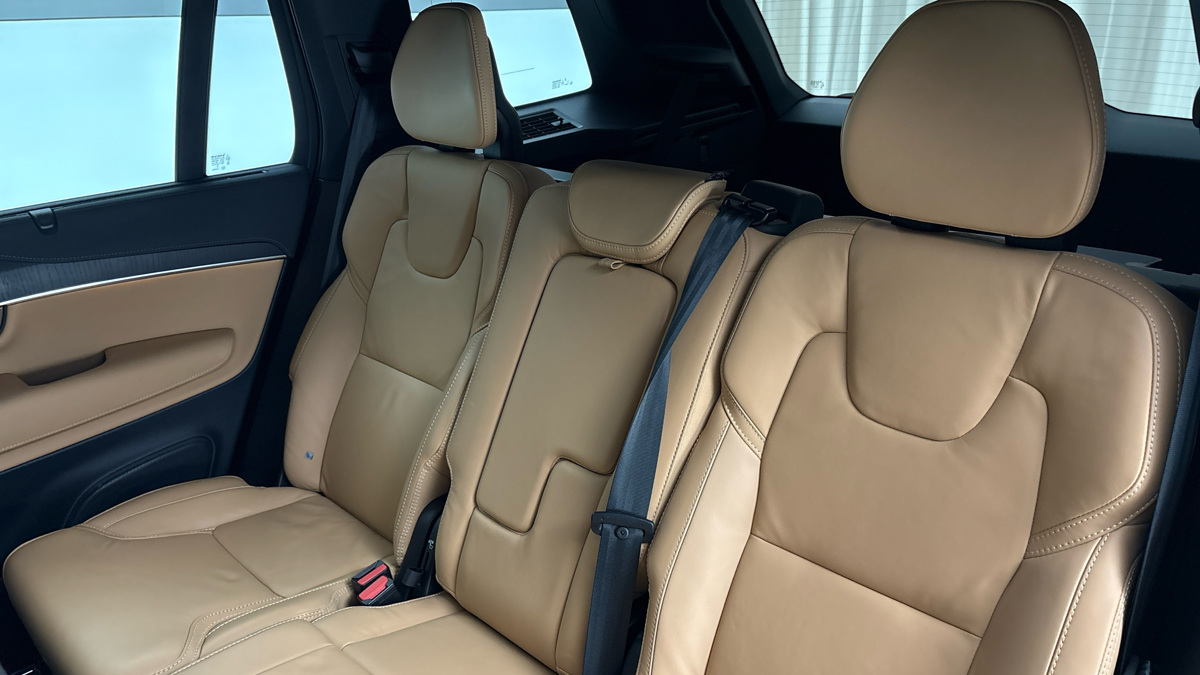 Volvo XC90 - 16