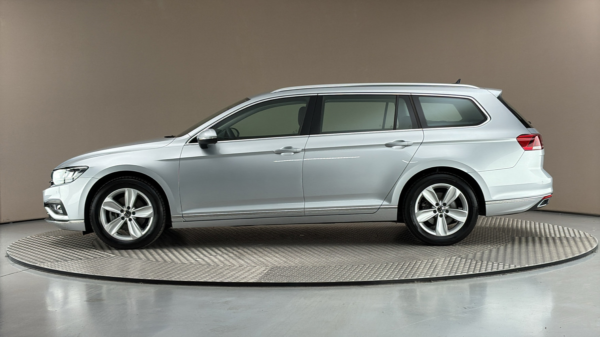 Volkswagen Passat - 4