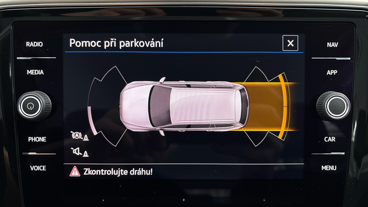 Volkswagen Passat - 12