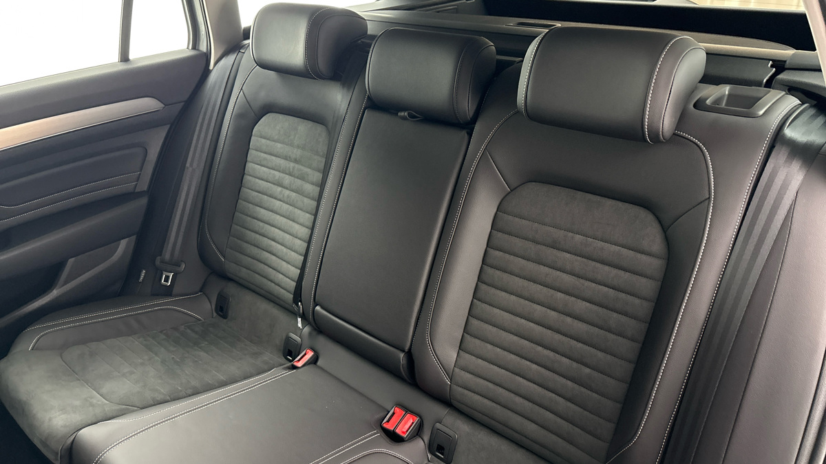 Volkswagen Passat - 16
