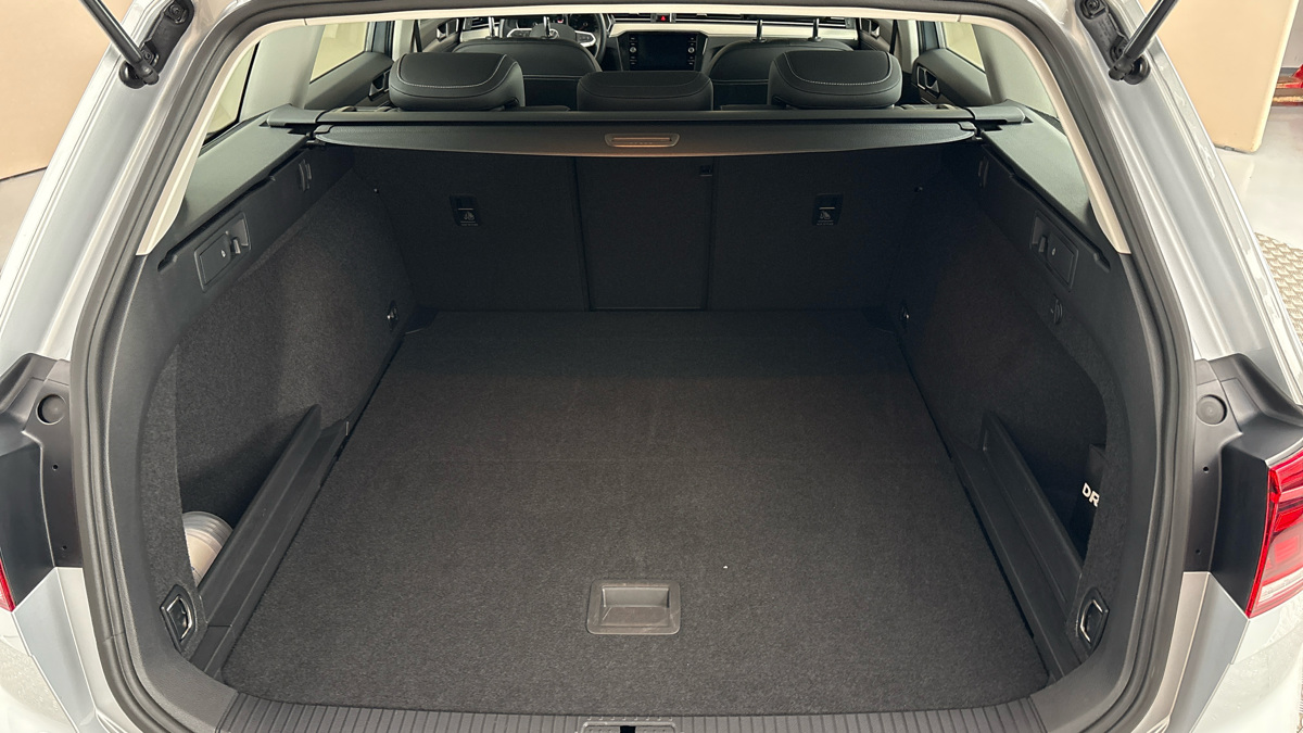 Volkswagen Passat - 17