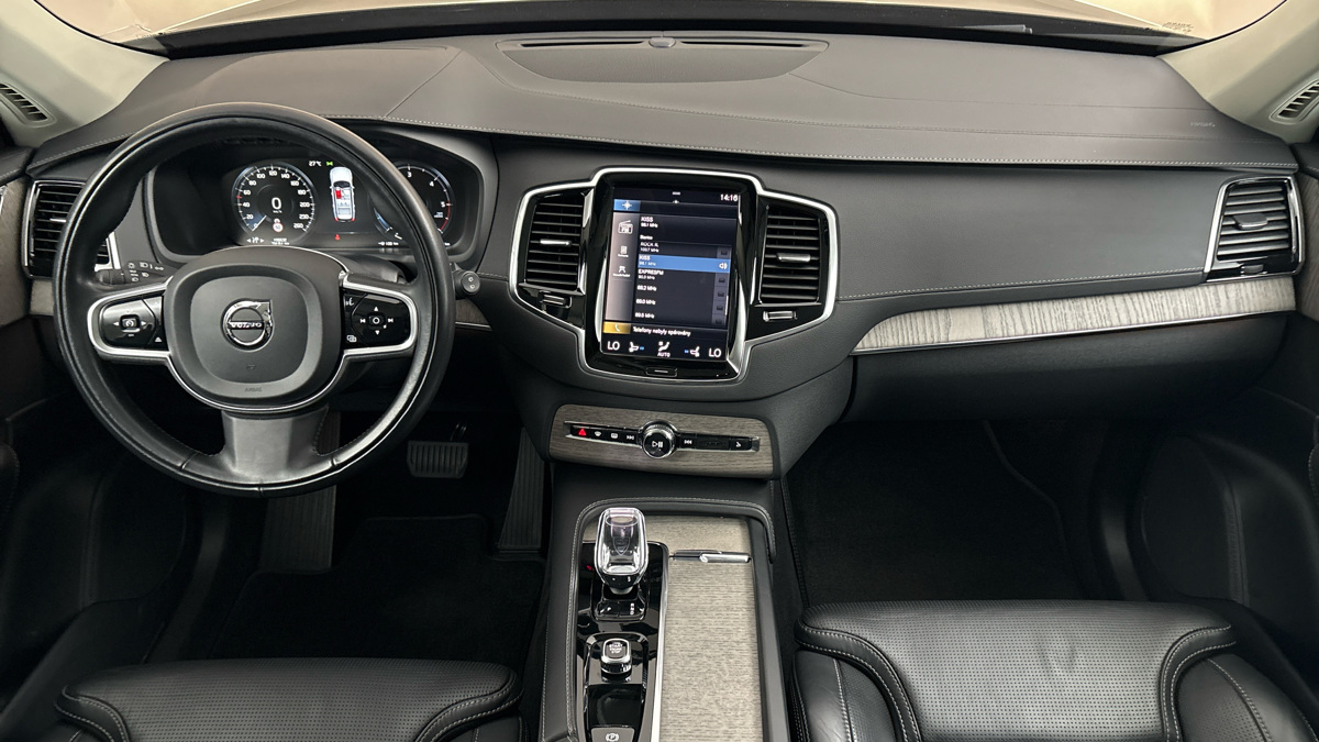 Volvo XC90 - 8