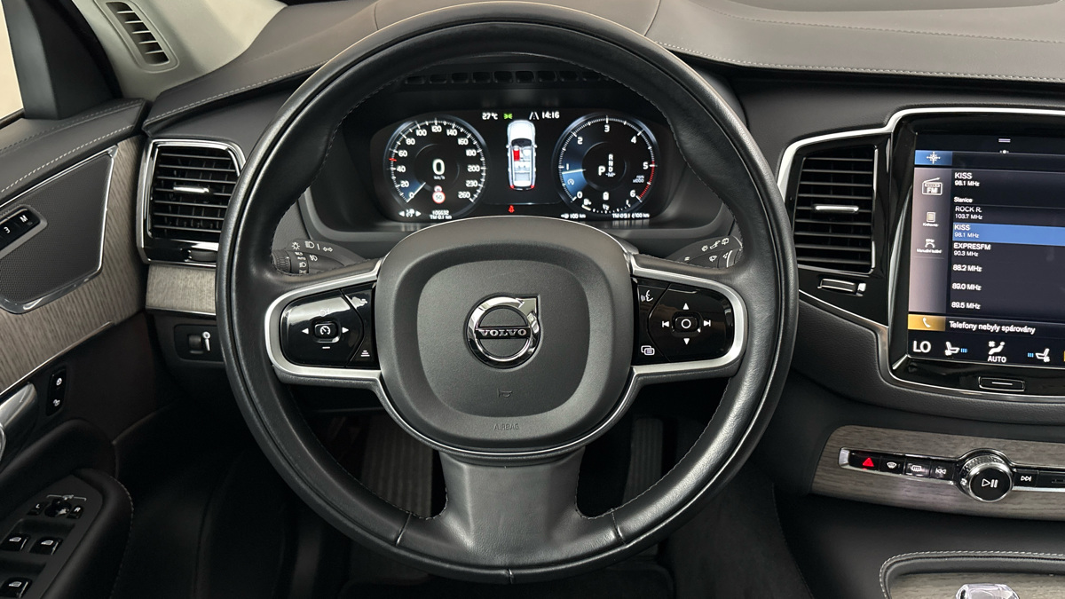 Volvo XC90 - 9