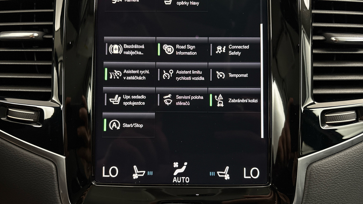 Volvo XC90 - 28