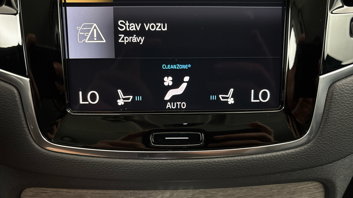 Volvo XC90 - 33