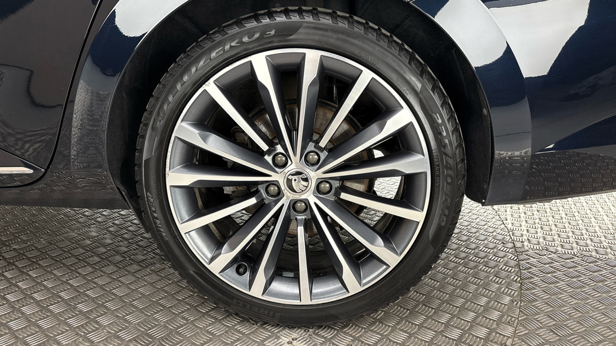 Škoda Superb - 19