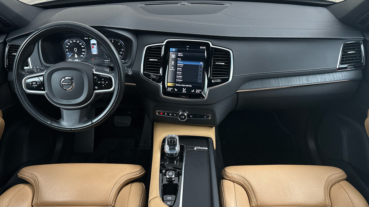Volvo XC90 - 8