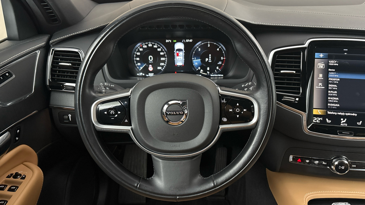 Volvo XC90 - 9
