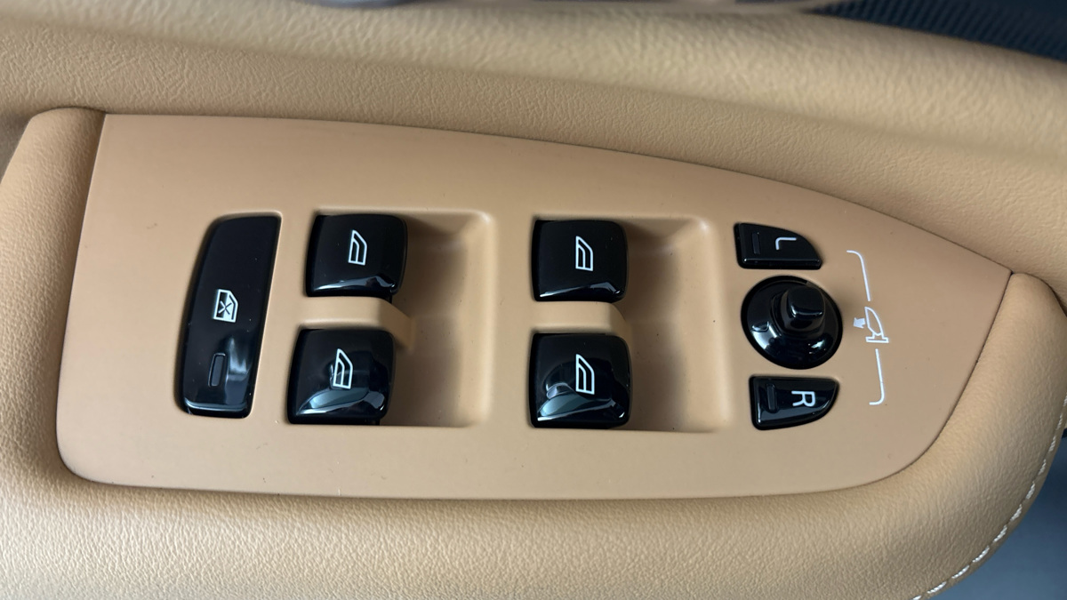 Volvo XC90 - 25