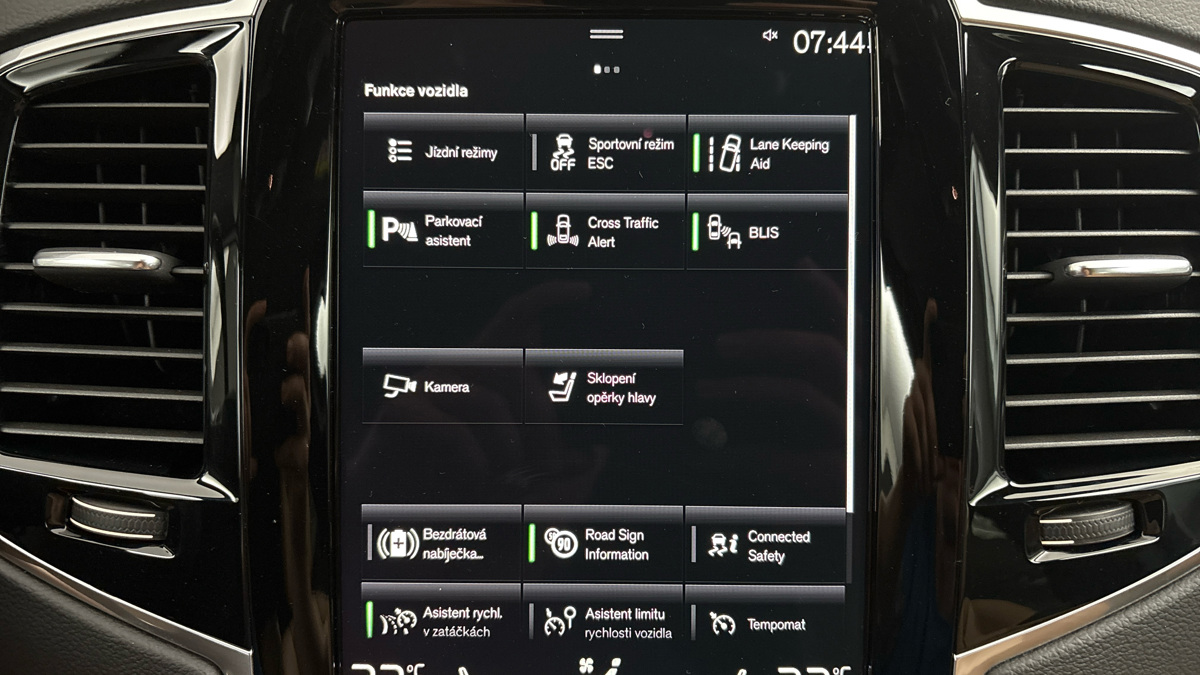 Volvo XC90 - 28