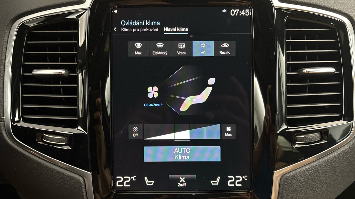 Volvo XC90 - 30