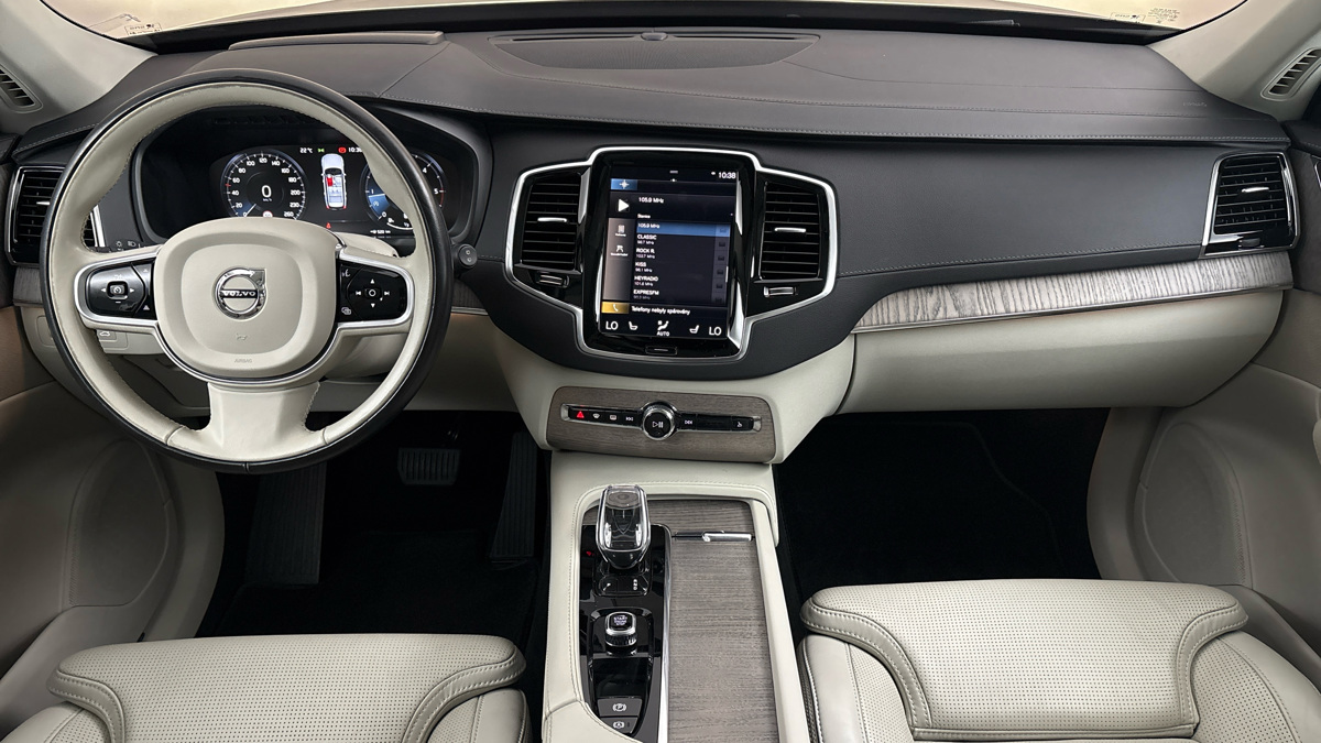 Volvo XC90 - 8