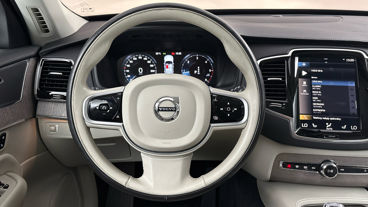 Volvo XC90 - 9