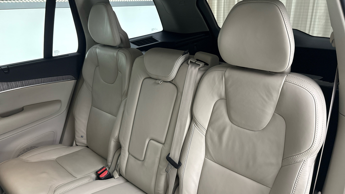 Volvo XC90 - 16