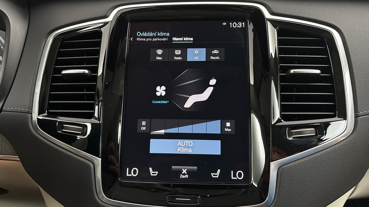 Volvo XC90 - 30