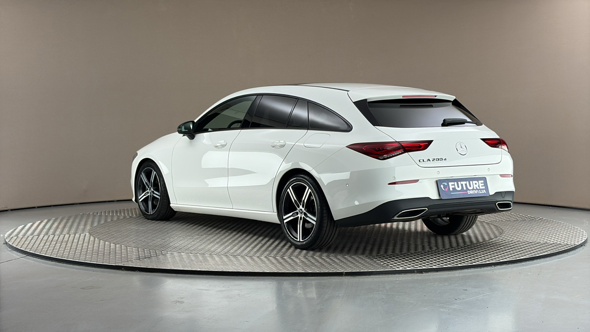 Mercedes-Benz CLA - 2