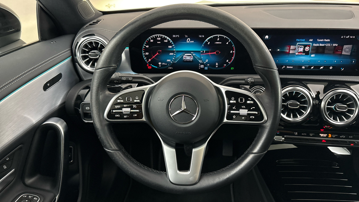 Mercedes-Benz CLA - 9
