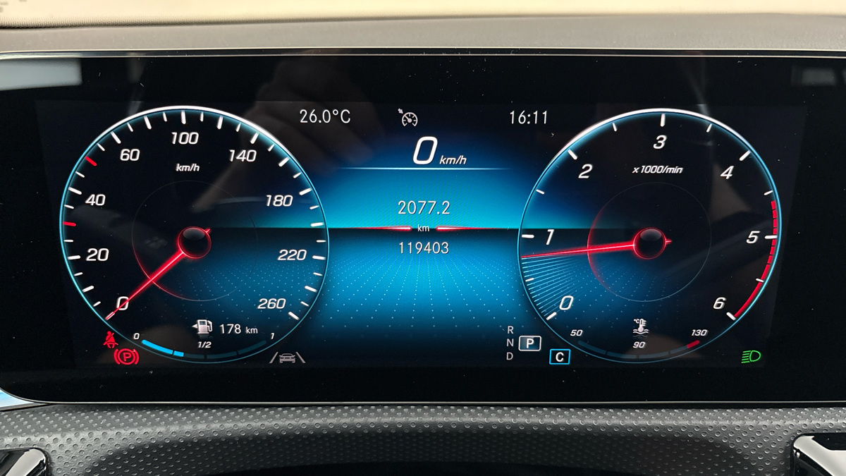Mercedes-Benz CLA - 10