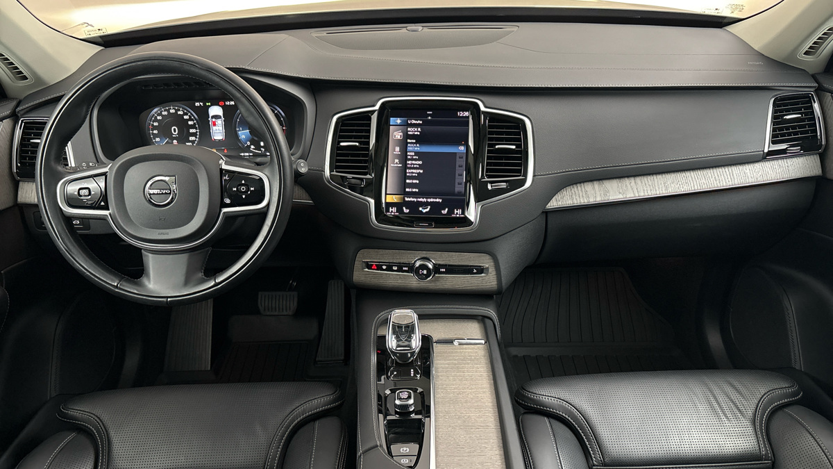 Volvo XC90 - 8