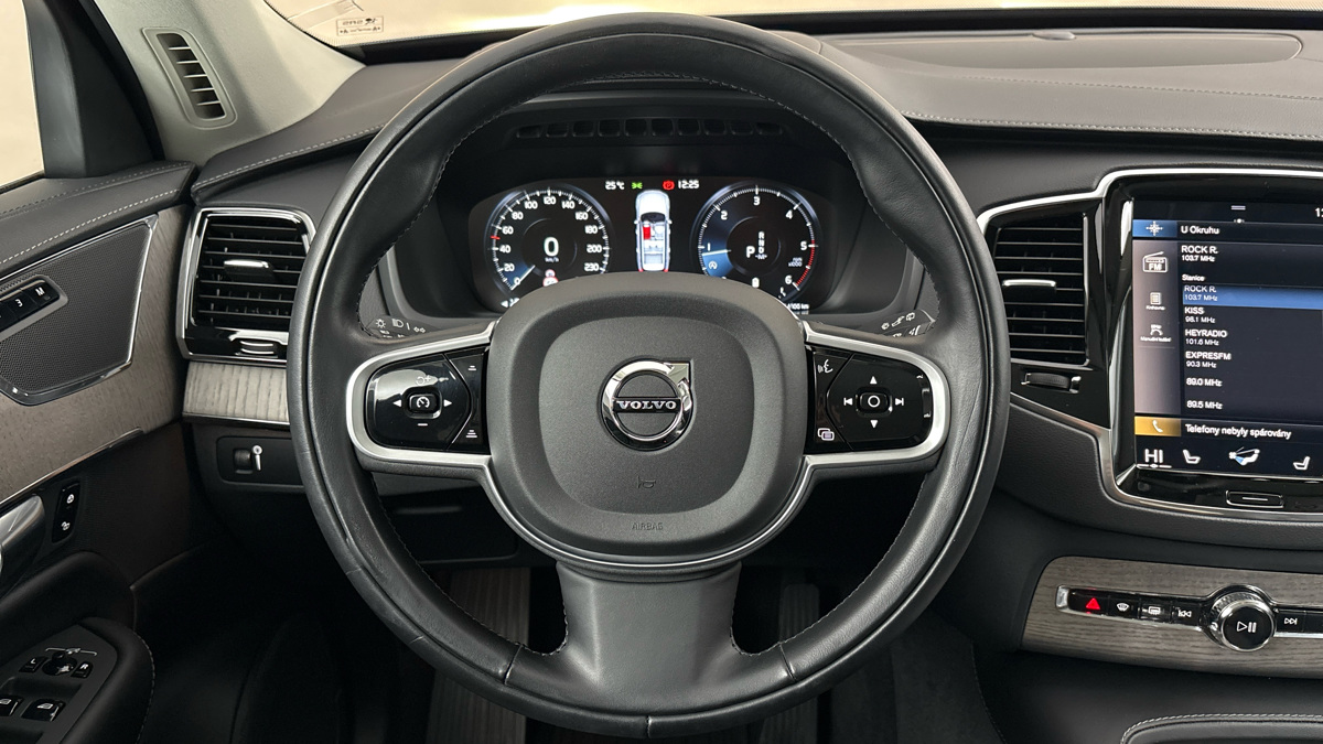 Volvo XC90 - 9