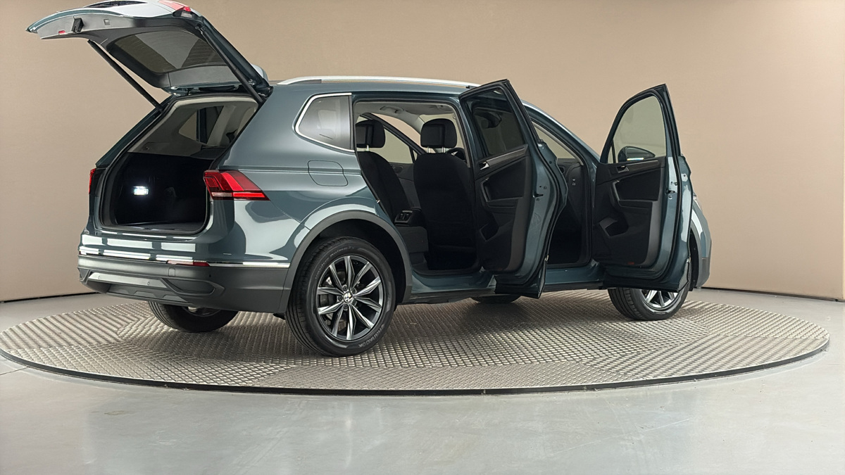 Volkswagen Tiguan Allspace - 6
