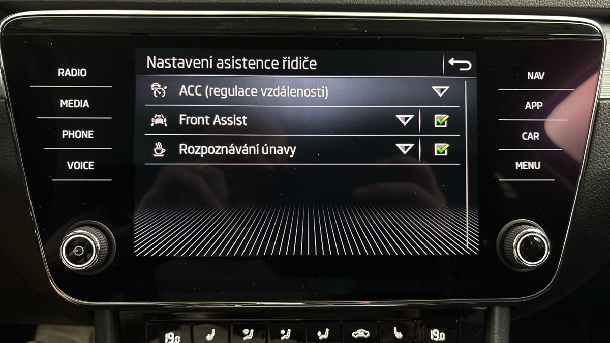 Škoda Superb - 28