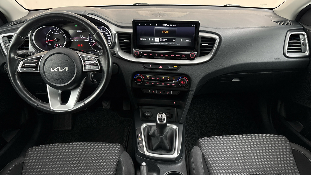 Kia Ceed - 8
